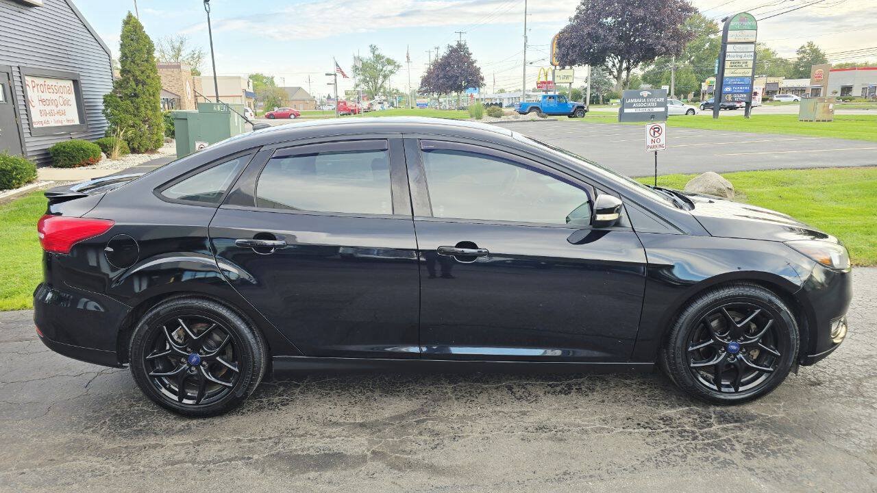 Used 2016 Ford Focus SE w/ Equipment Group 201A FWD image 7