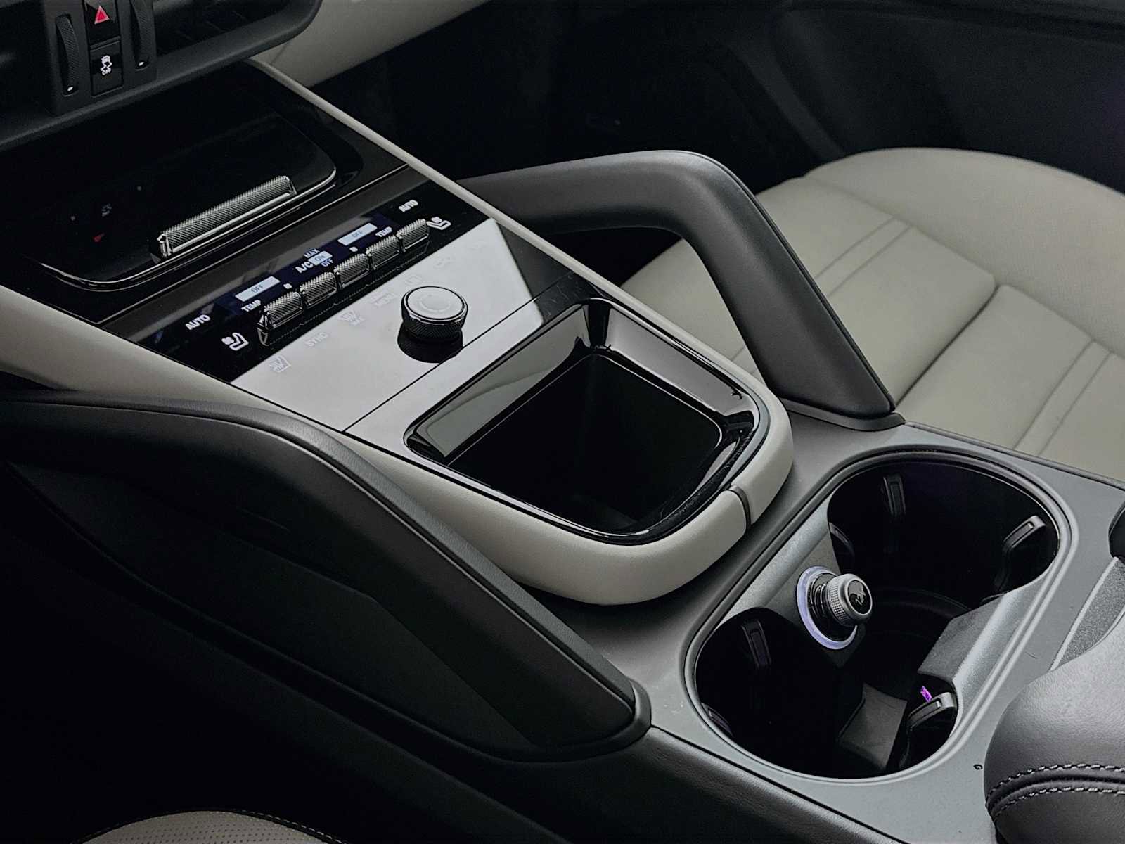 Certified 2025 Porsche Cayenne image 20