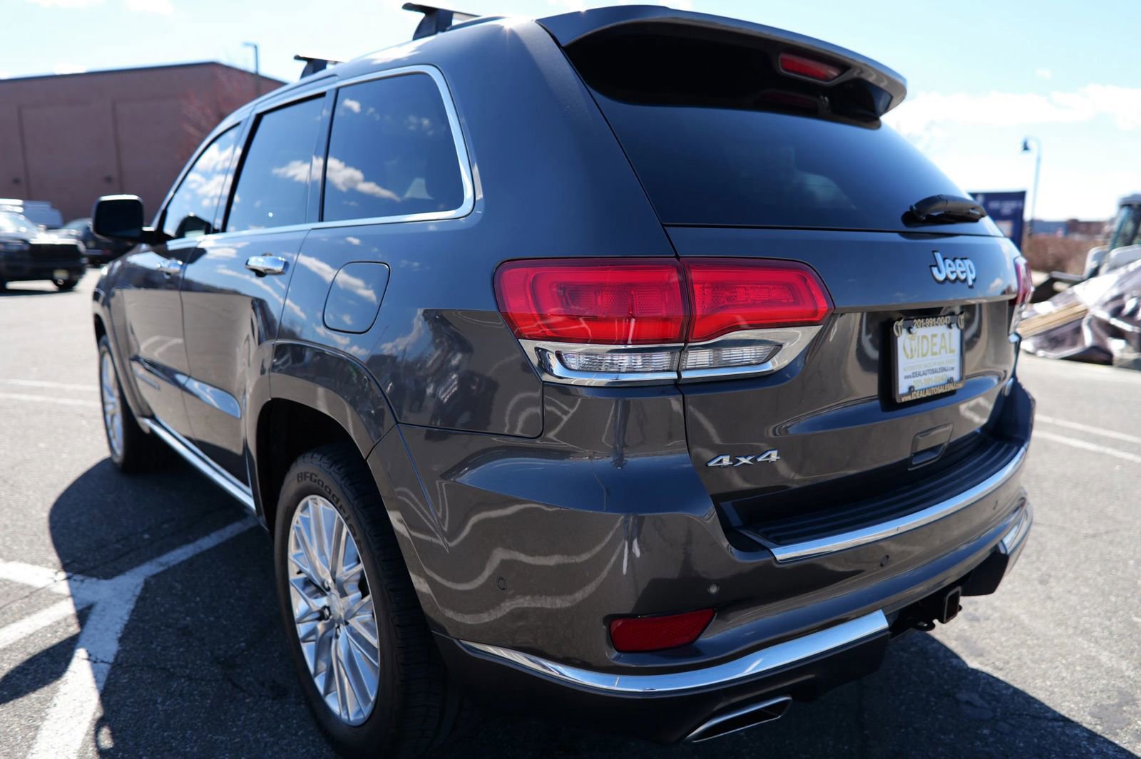 Used 2018 Jeep Grand Cherokee Summit image 7