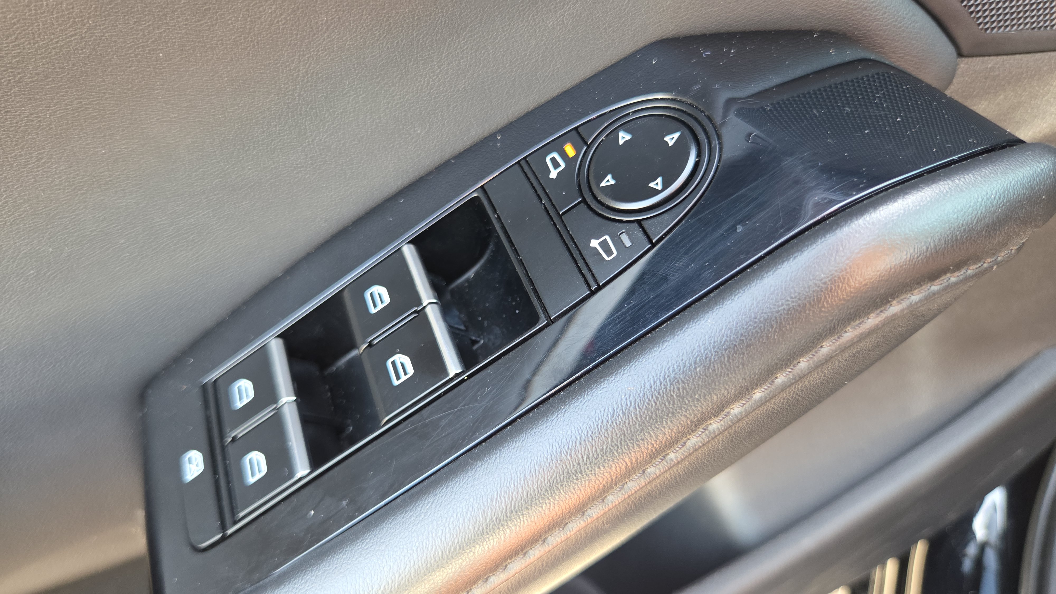 Used 2024 MAZDA MAZDA3 s FWD image 27