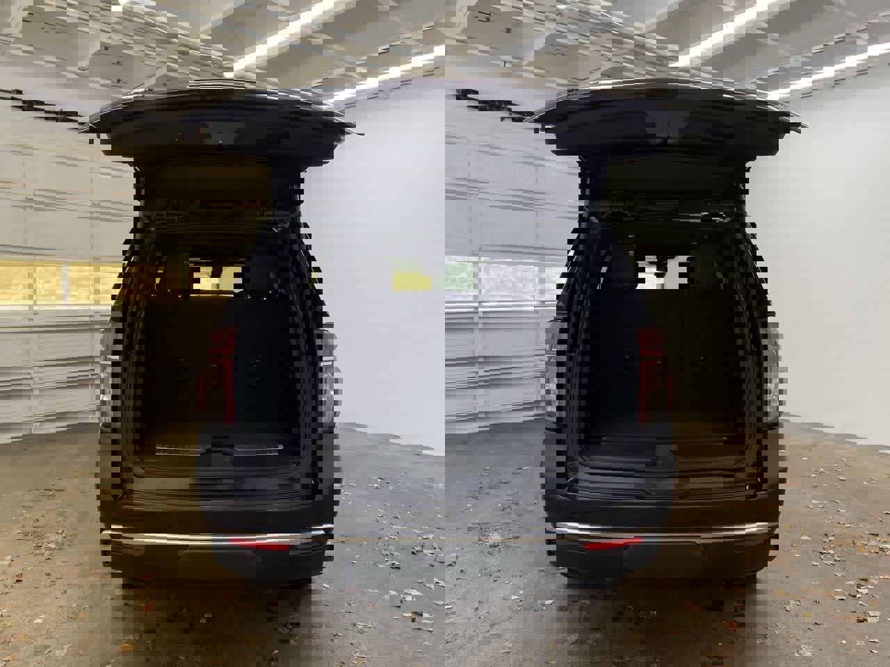 Used 2024 Chevrolet Tahoe High Country w/ Premium Package 2 image 28