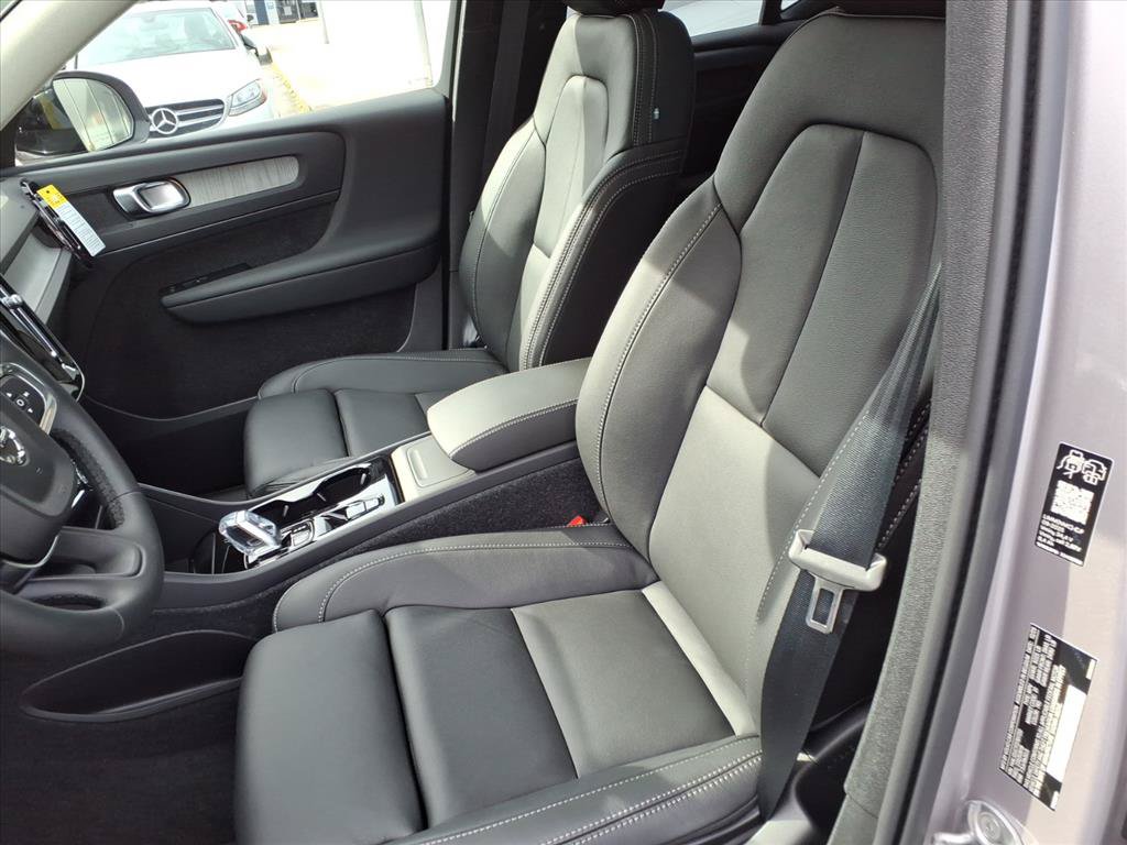 New 2026 Volvo XC40 B5 Plus w/ Protection Package Premier AWD/4WD image 18