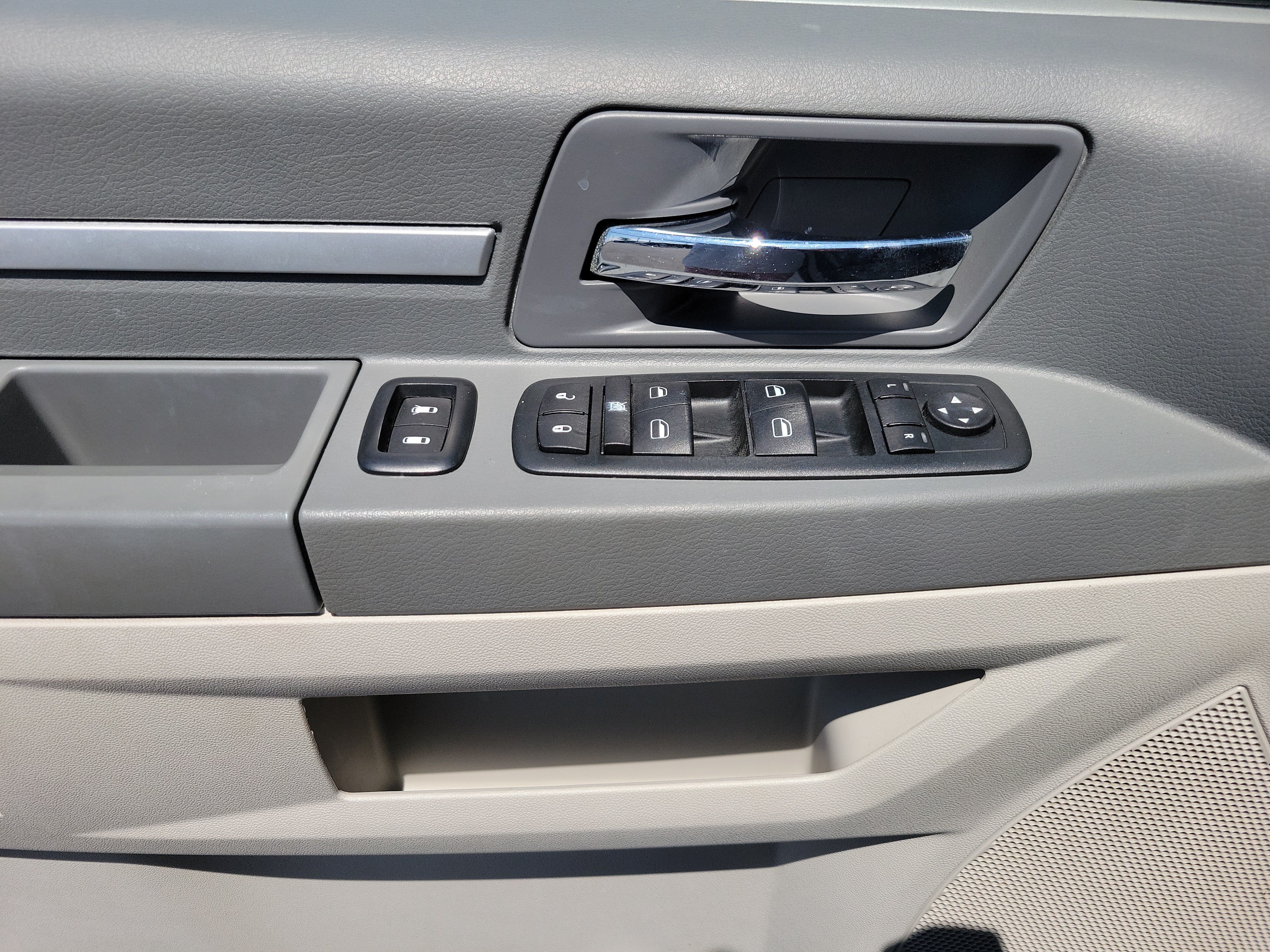 Used 2010 Dodge Grand Caravan SE w/ Popular Equipment Group FWD image 6