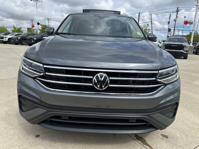 Used 2024 Volkswagen Tiguan SE AWD/4WD image 34