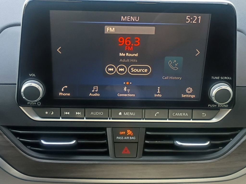 Used 2025 Nissan Altima 2.5 SV FWD image 8