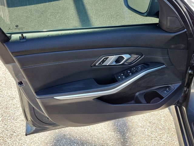 Used 2021 BMW 330i xDrive Sedan w/ Premium Package image 17