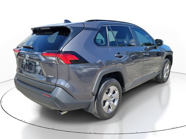 Used 2025 Toyota RAV4 XLE w/ Convenience Package FWD image 4