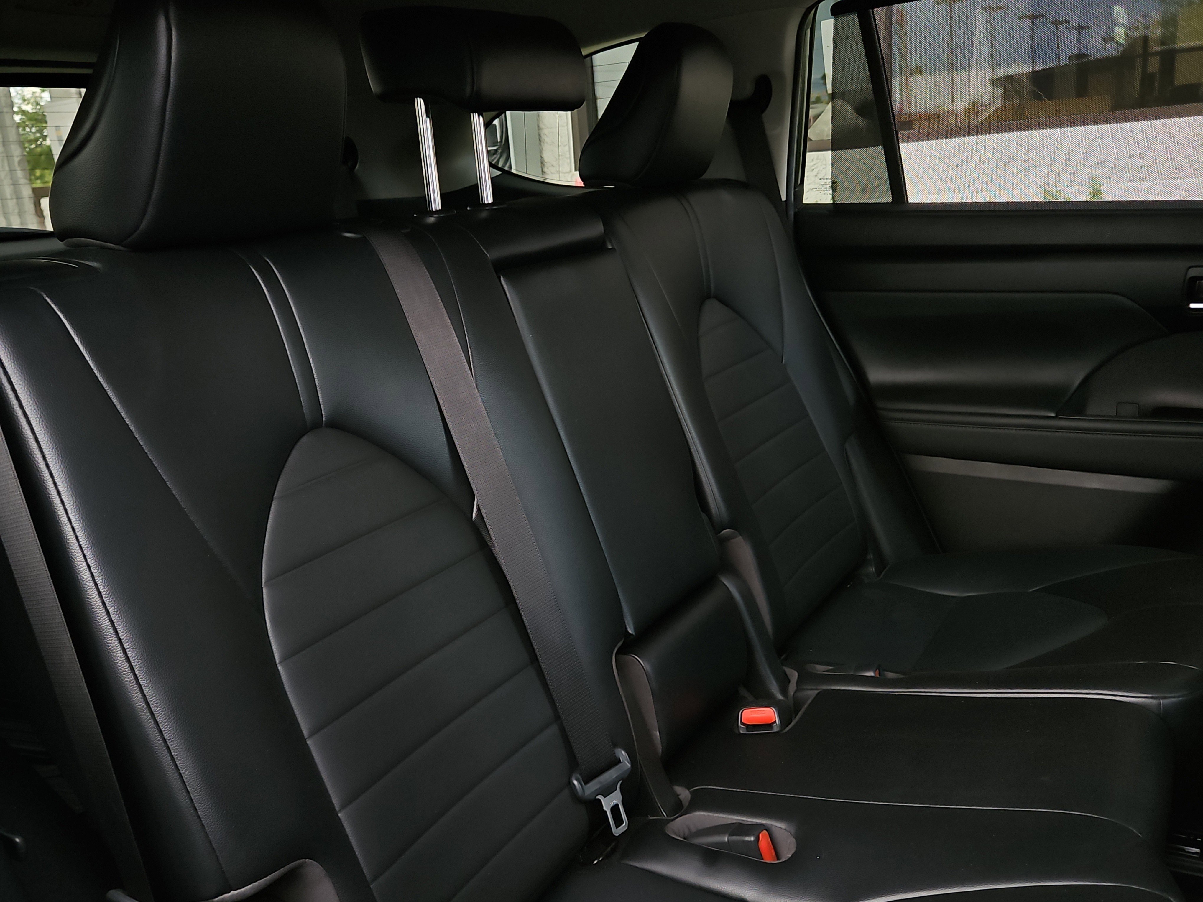 Used 2022 Toyota Highlander XLE image 22