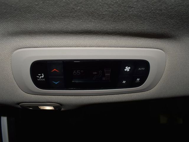 Used 2023 Chrysler Pacifica Limited image 31