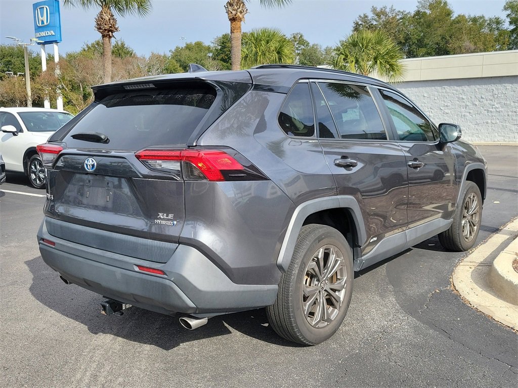 Used 2022 Toyota RAV4 XLE Premium image 6