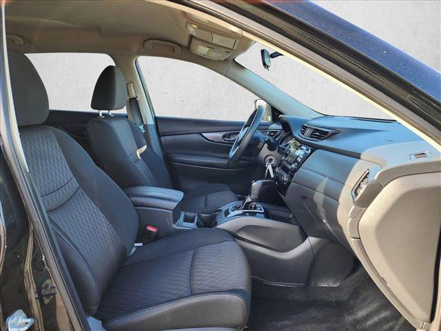 Used 2017 Nissan Rogue S FWD image 19