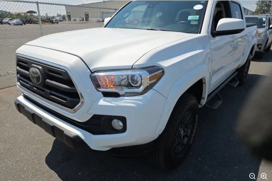 Used 2018 Toyota Tacoma SR5 RWD image 1