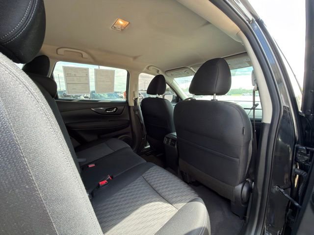 Used 2019 Nissan Rogue SV image 18