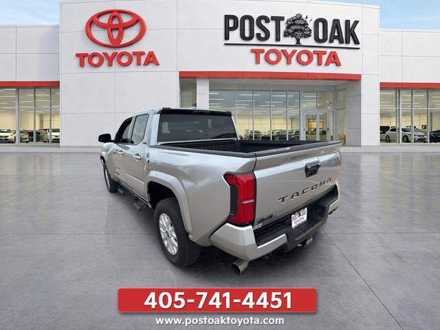 Used 2025 Toyota Tacoma SR5 AWD/4WD image 8