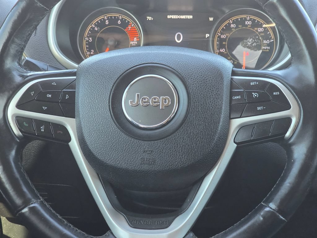 Used 2018 Jeep Cherokee Trailhawk AWD/4WD image 17