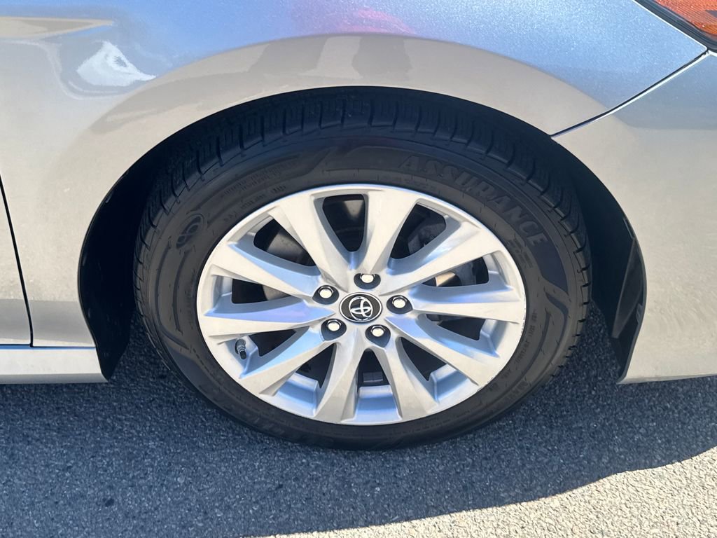 Used 2018 Toyota Camry LE FWD image 42