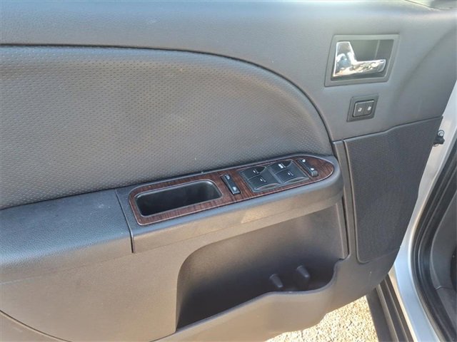 Used 2009 Ford Taurus Limited image 10