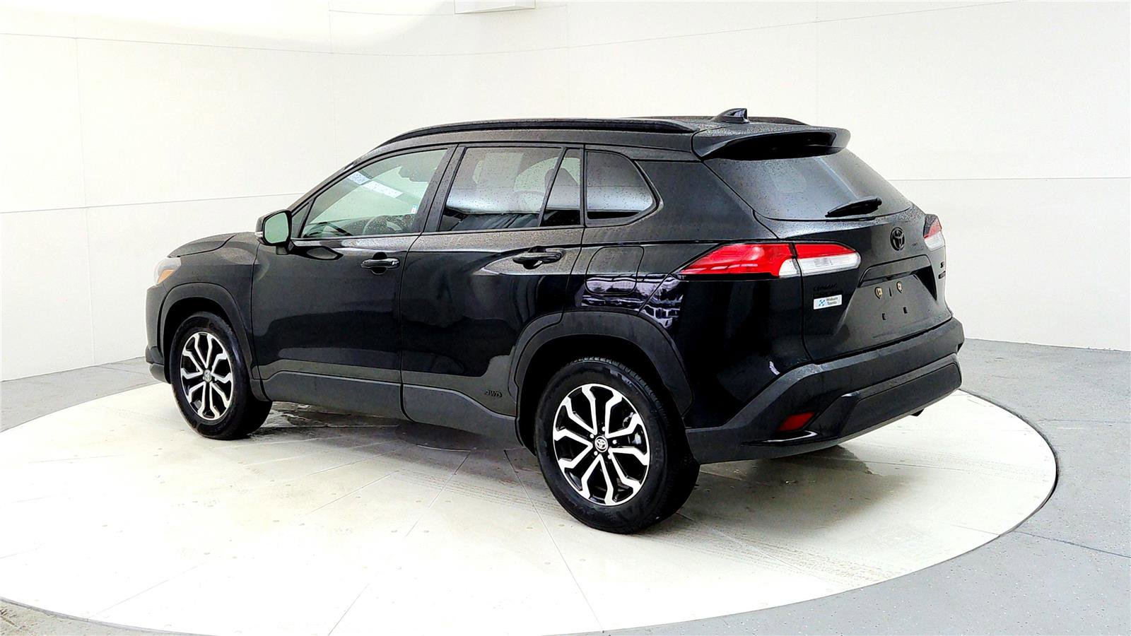 Certified 2024 Toyota Corolla Cross SE w/ Moonroof Package image 4