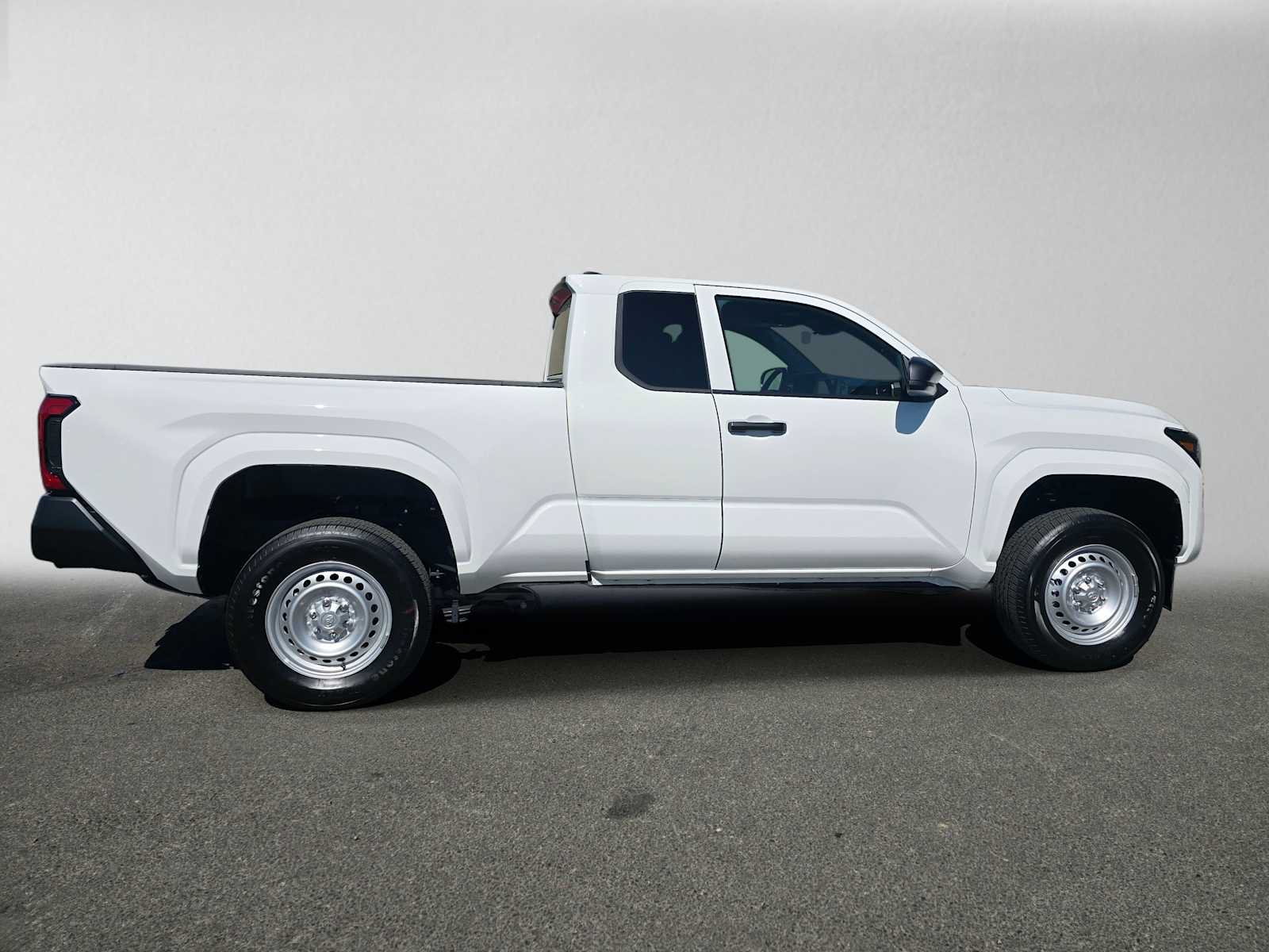 Used 2026 Toyota Tacoma SR w/ SR Upgrade Package AWD/4WD image 2