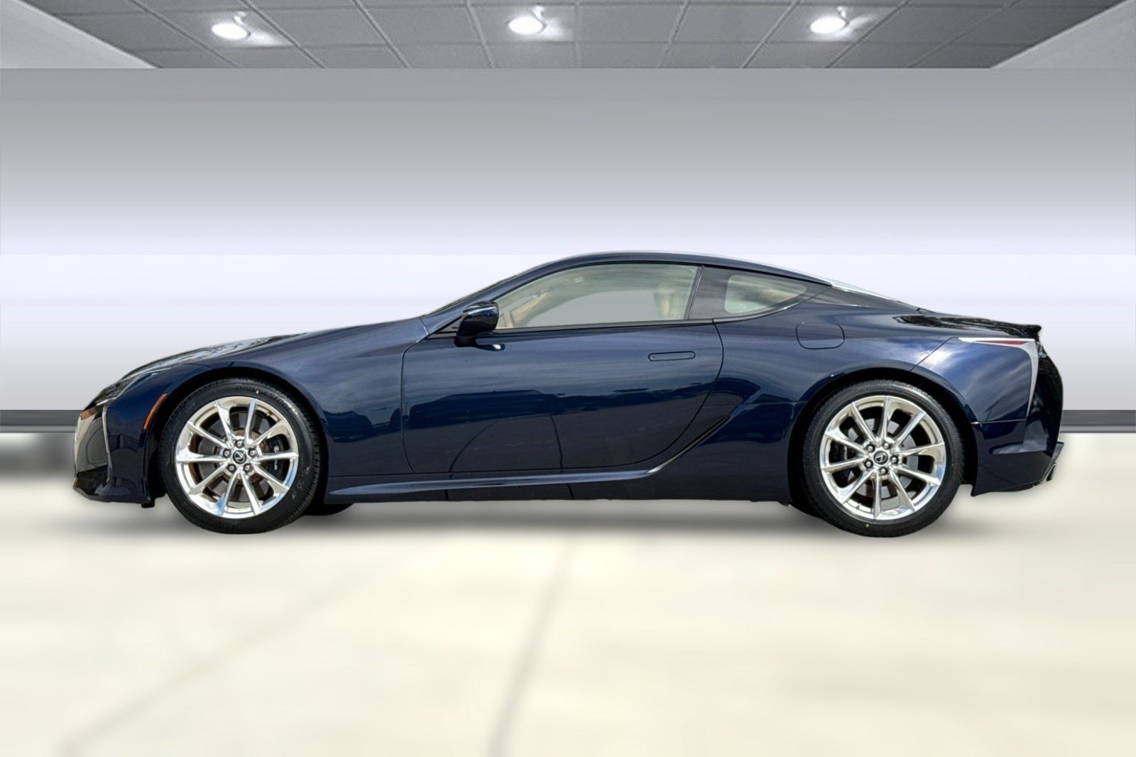 Used 2018 Lexus LC 500 Coupe w/ Touring Package RWD image 2