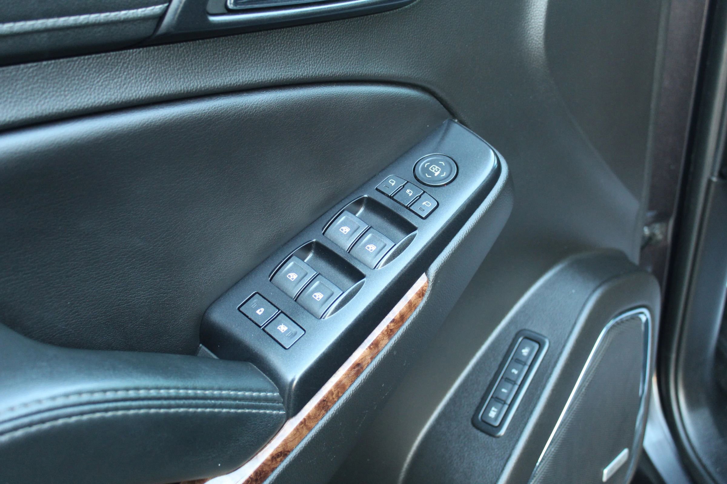 Used 2018 Chevrolet Tahoe Premier AWD/4WD image 26