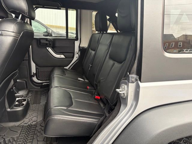 Used 2016 Jeep Wrangler Unlimited Rubicon image 15