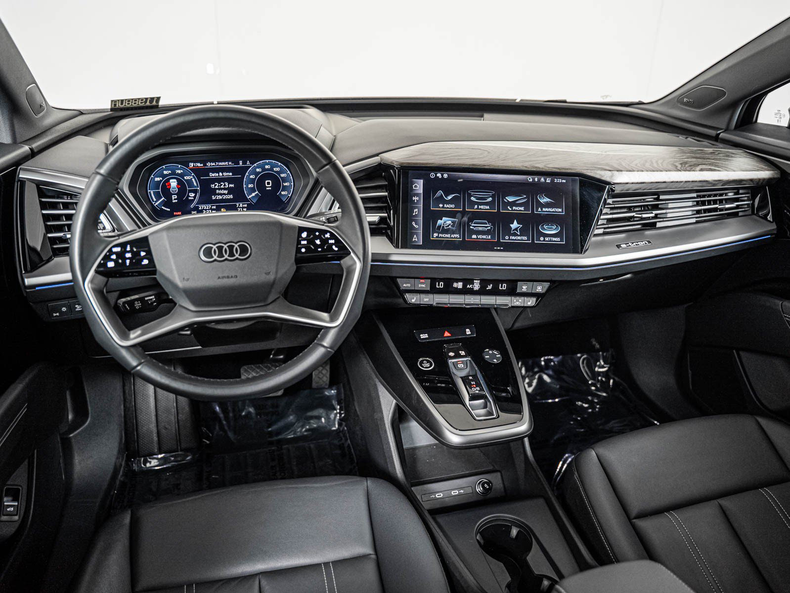 Used 2023 Audi Q4 e-tron Prestige AWD/4WD image 17