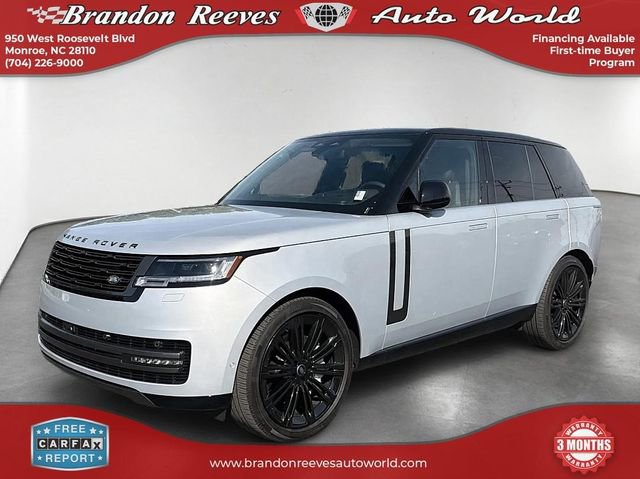 Used 2025 Land Rover Range Rover SE image 1