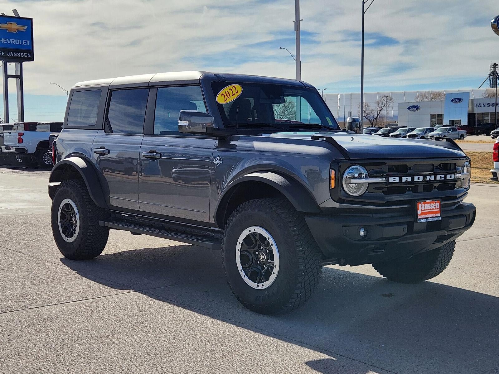 Used 2023 Ford Bronco Outer Banks w/ Sasquatch Package AWD/4WD image 4