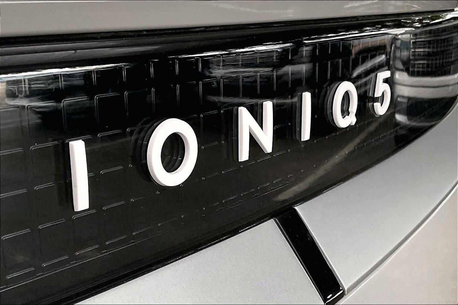 Certified 2026 Hyundai Ioniq 5 SEL RWD image 9