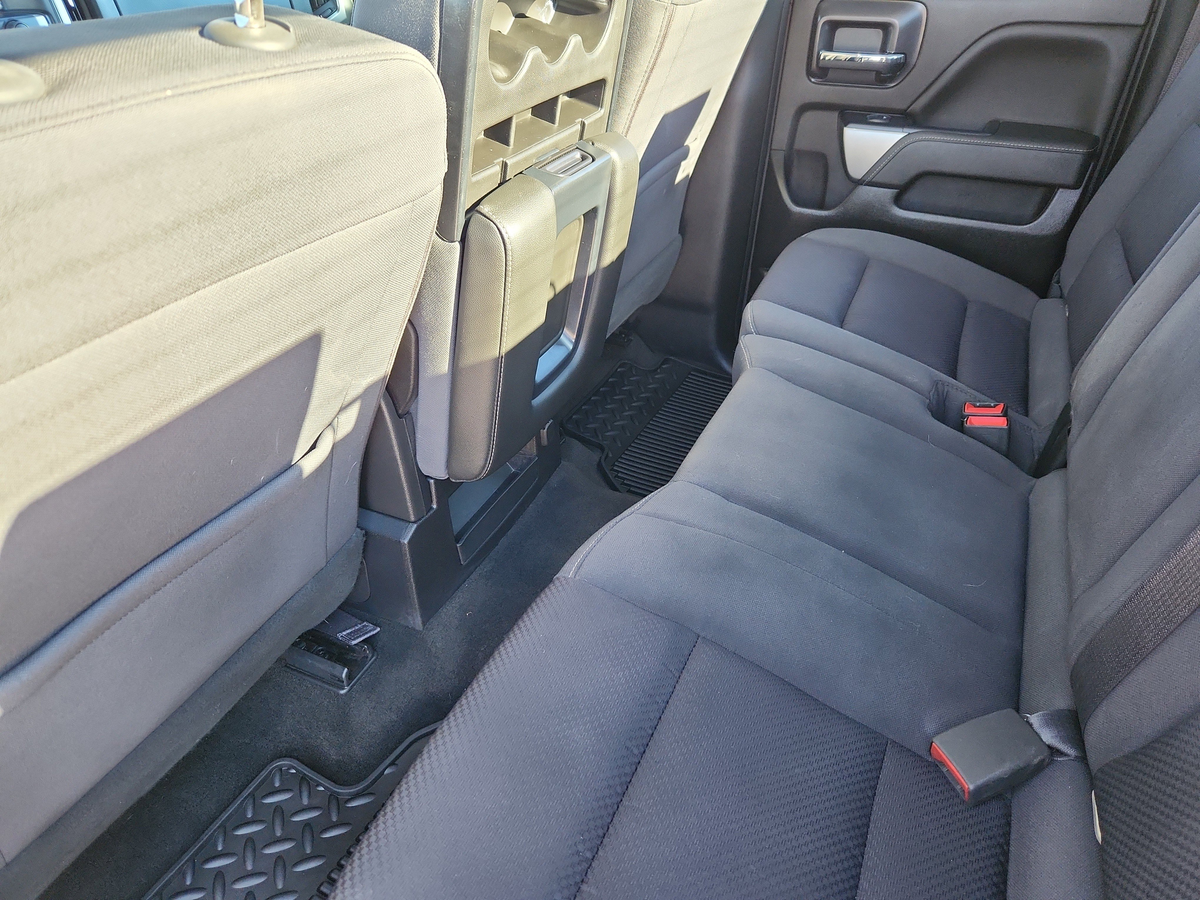 Used 2018 Chevrolet Silverado 1500 LT w/ All Star Edition image 10