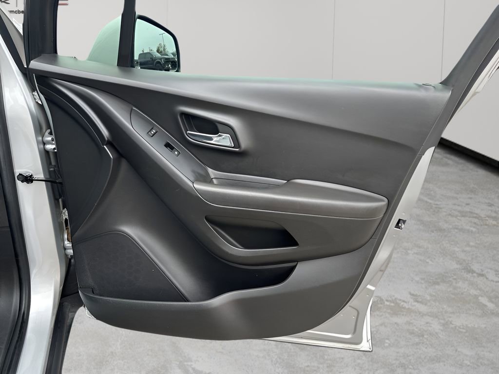 Certified 2020 Chevrolet Trax LS w/ Tint and Cruise Package image 13