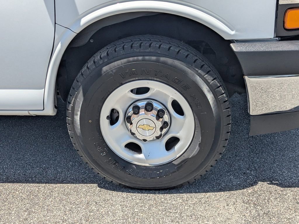 Certified 2024 Chevrolet Express 3500 LT w/ LT Preferred Equipment Group RWD image 10