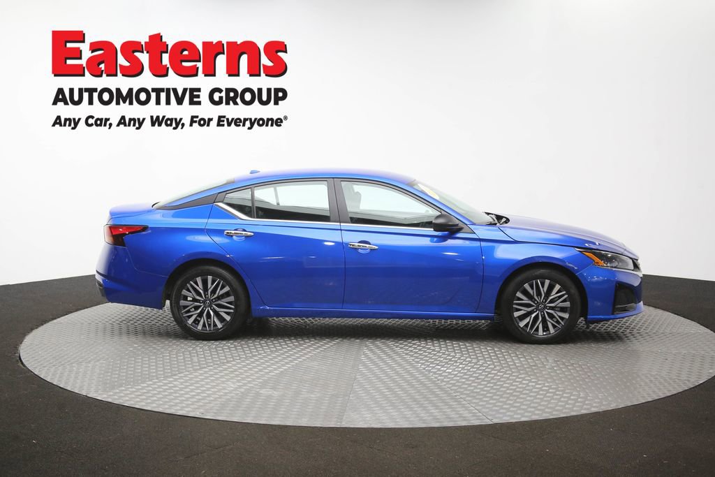 Used 2025 Nissan Altima 2.5 SV FWD image 44