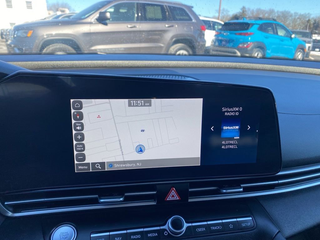 Certified 2025 Hyundai Elantra Limited image 17