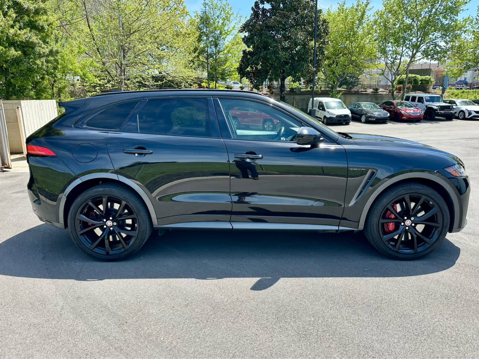 Used 2020 Jaguar F-PACE SVR image 4