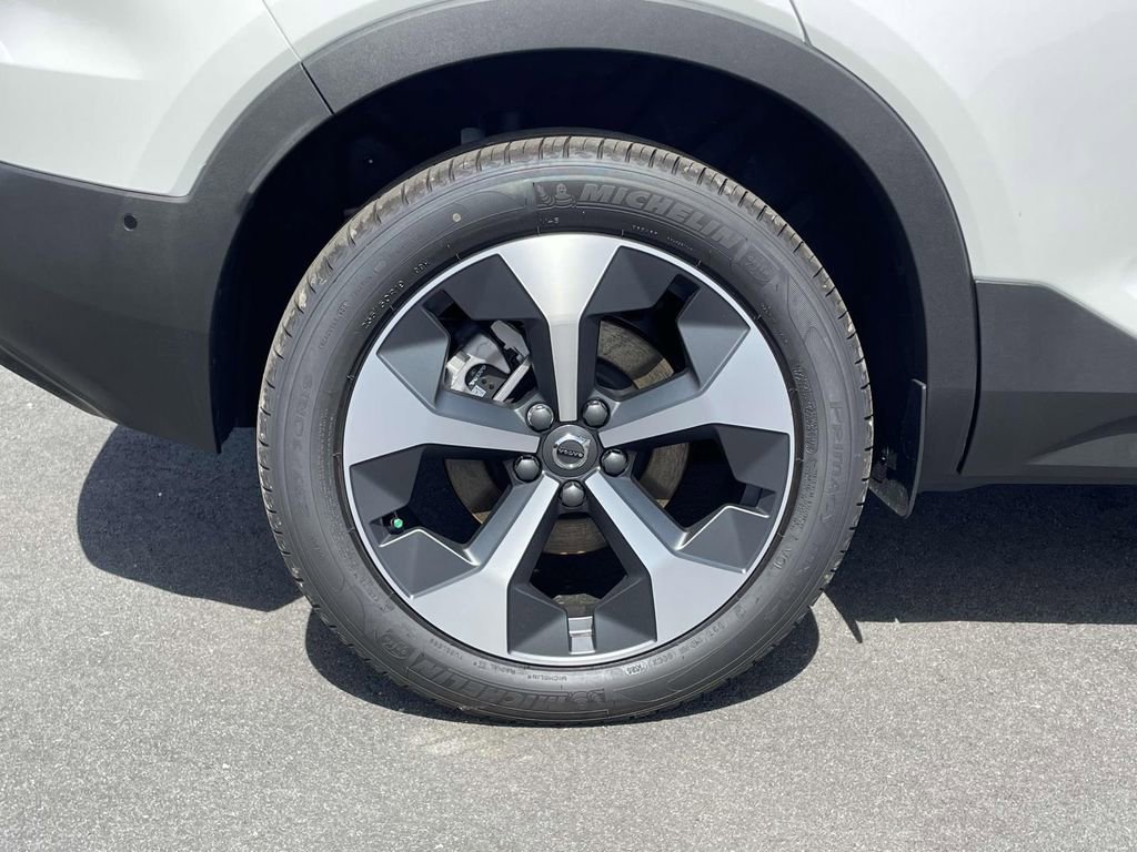 New 2026 Volvo XC40 B5 Plus w/ Protection Package Premier image 33
