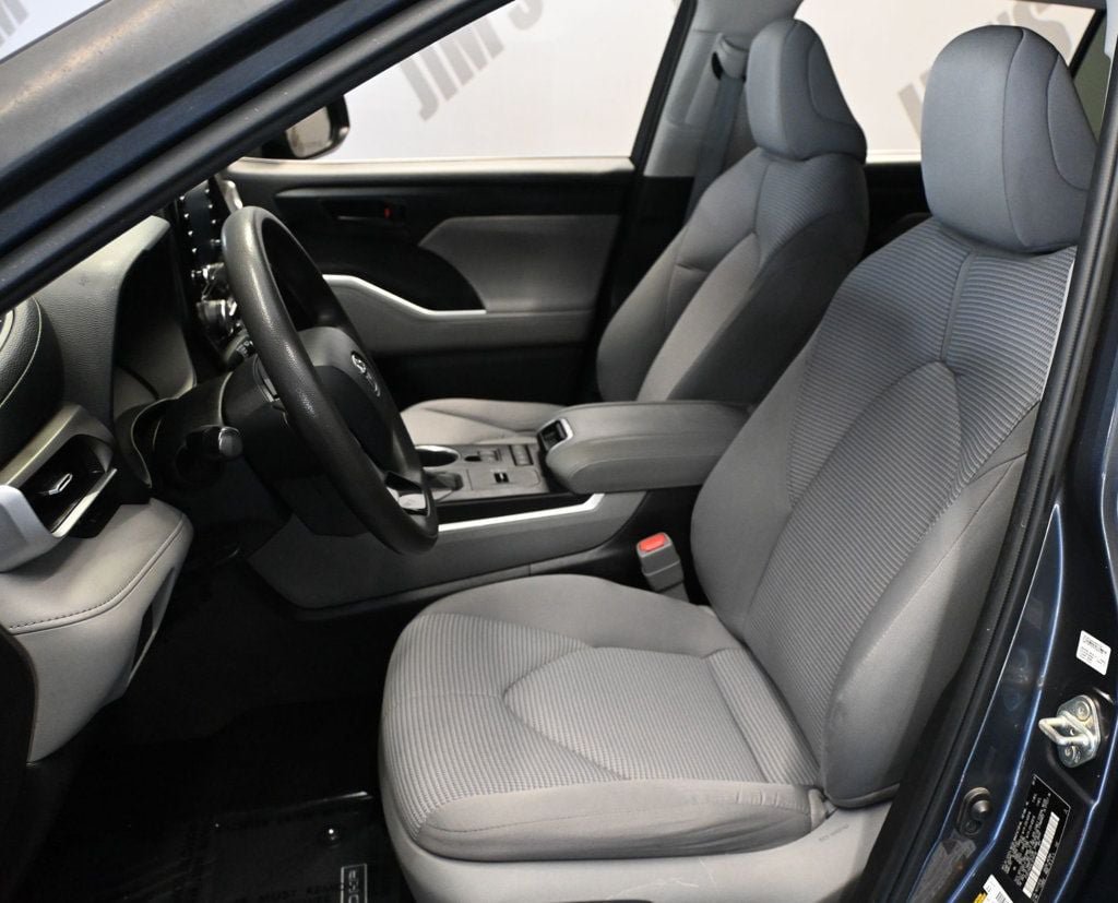 Used 2020 Toyota Highlander L FWD image 14