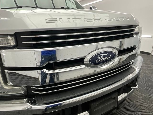 Used 2017 Ford F250 Lariat w/ Chrome Package image 25