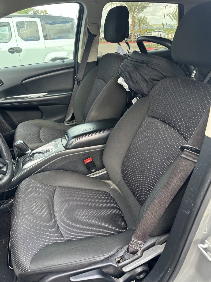 Used 2019 Dodge Journey SE image 8