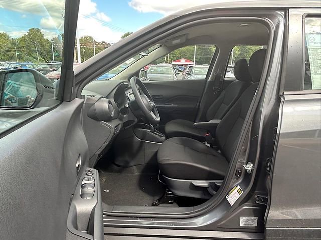 New 2025 Nissan Kicks Play S image 12