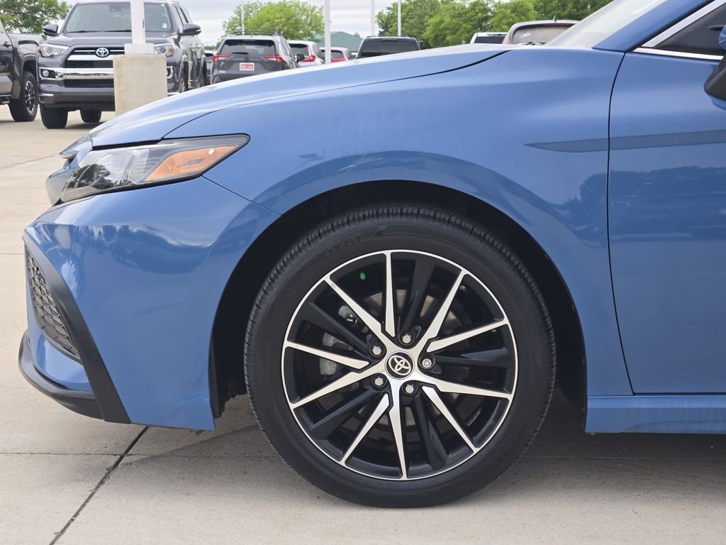 Used 2024 Toyota Camry SE w/ Cold Weather Package FWD image 8