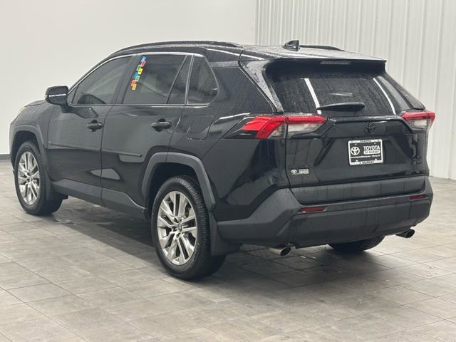 Used 2020 Toyota RAV4 XLE Premium image 5