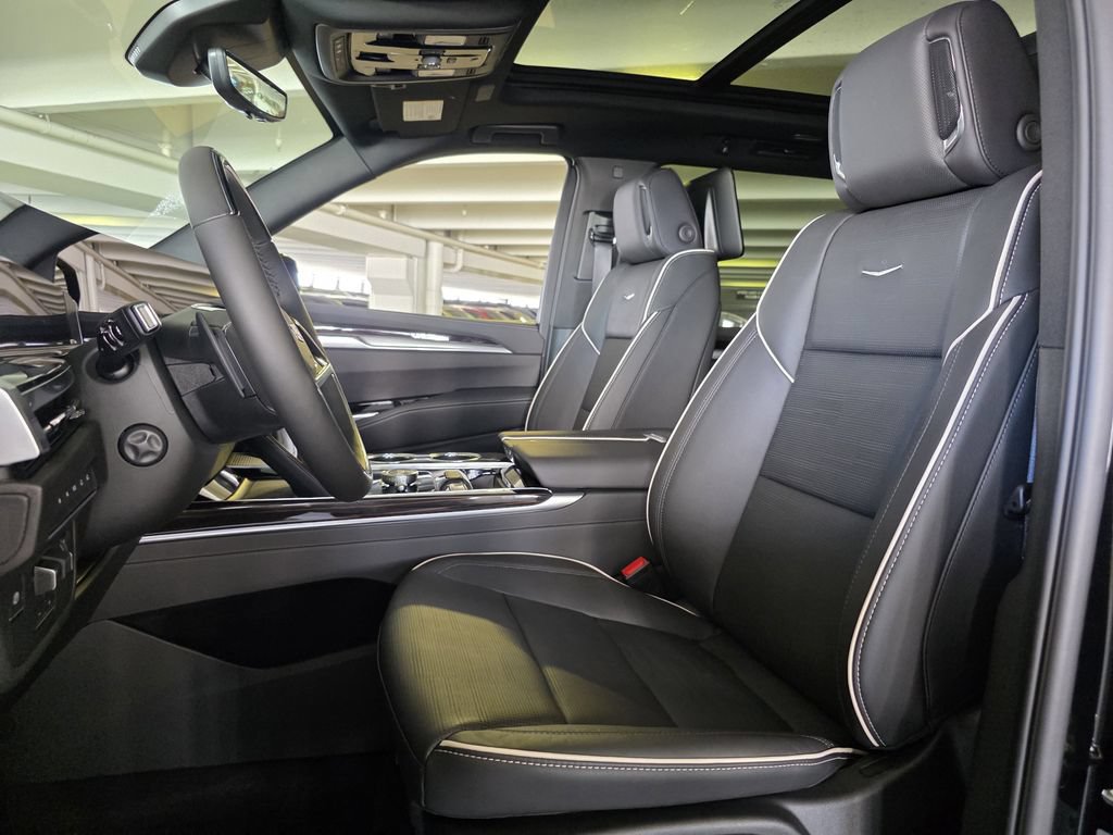 New 2026 Cadillac Escalade ESV Luxury w/ Touring Package AWD/4WD image 18