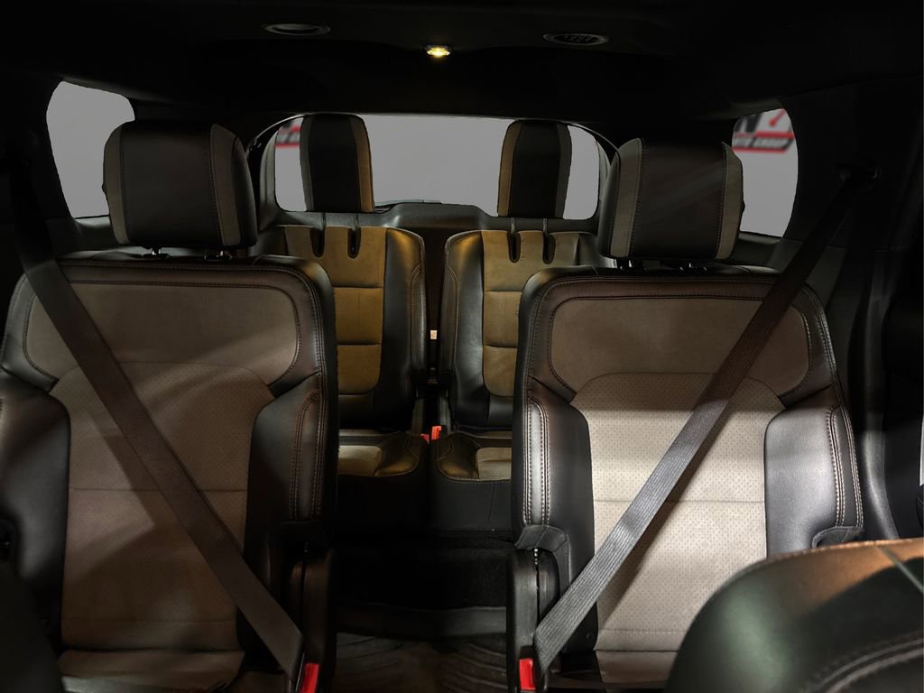Used 2017 Ford Explorer XLT w/ Equipment Group 202A image 19