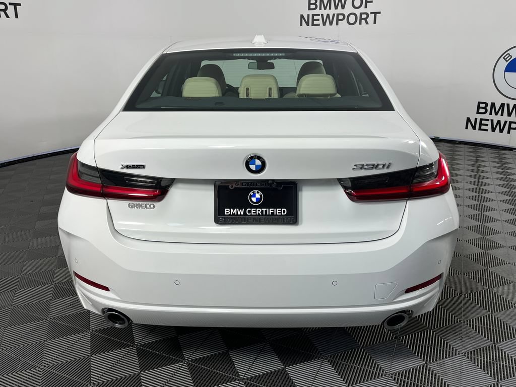 Certified 2024 BMW 330i xDrive Sedan w/ Convenience Package AWD/4WD image 10