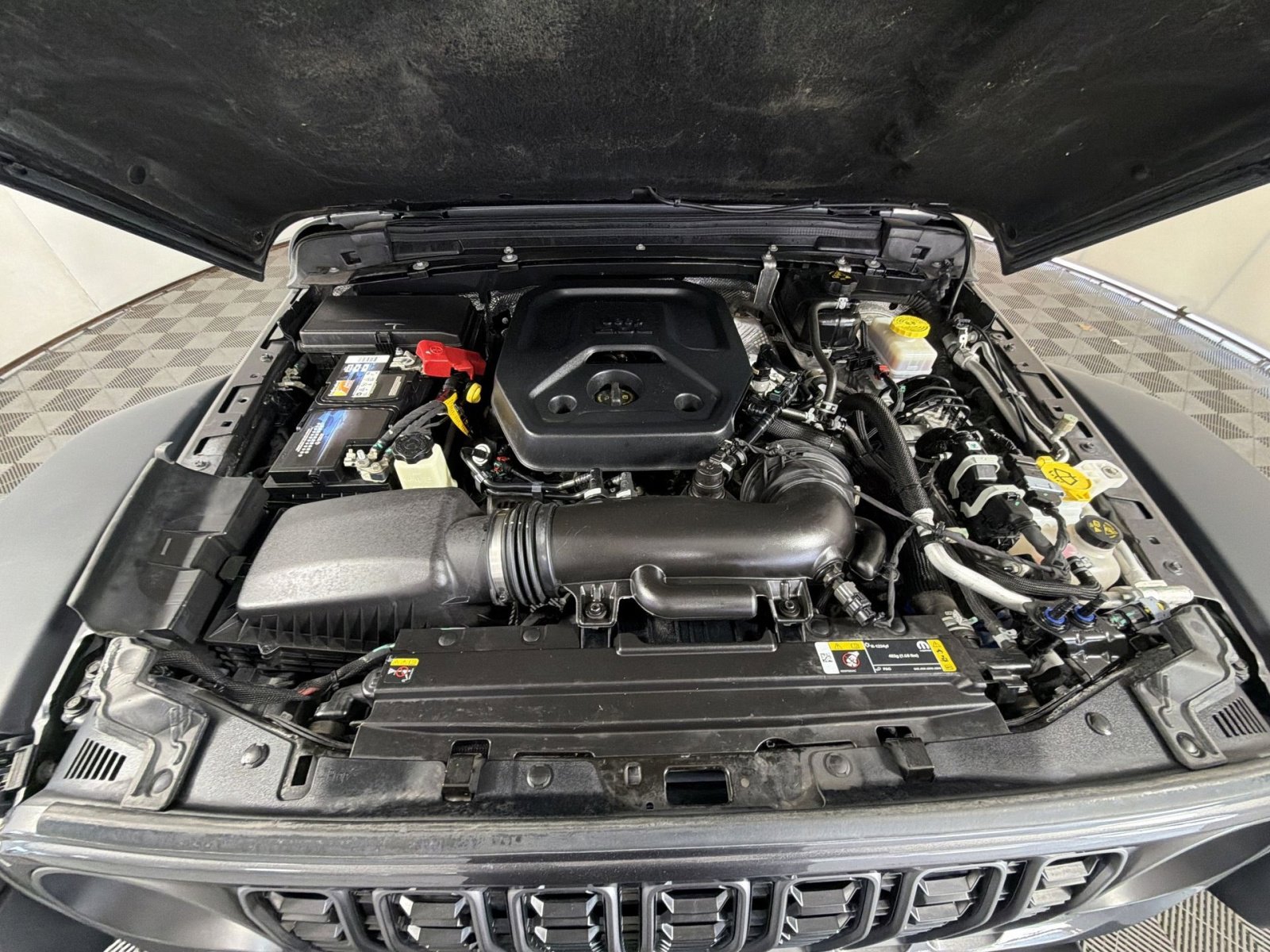 Used 2024 Jeep Wrangler Unlimited Rubicon w/ Convenience Group image 26