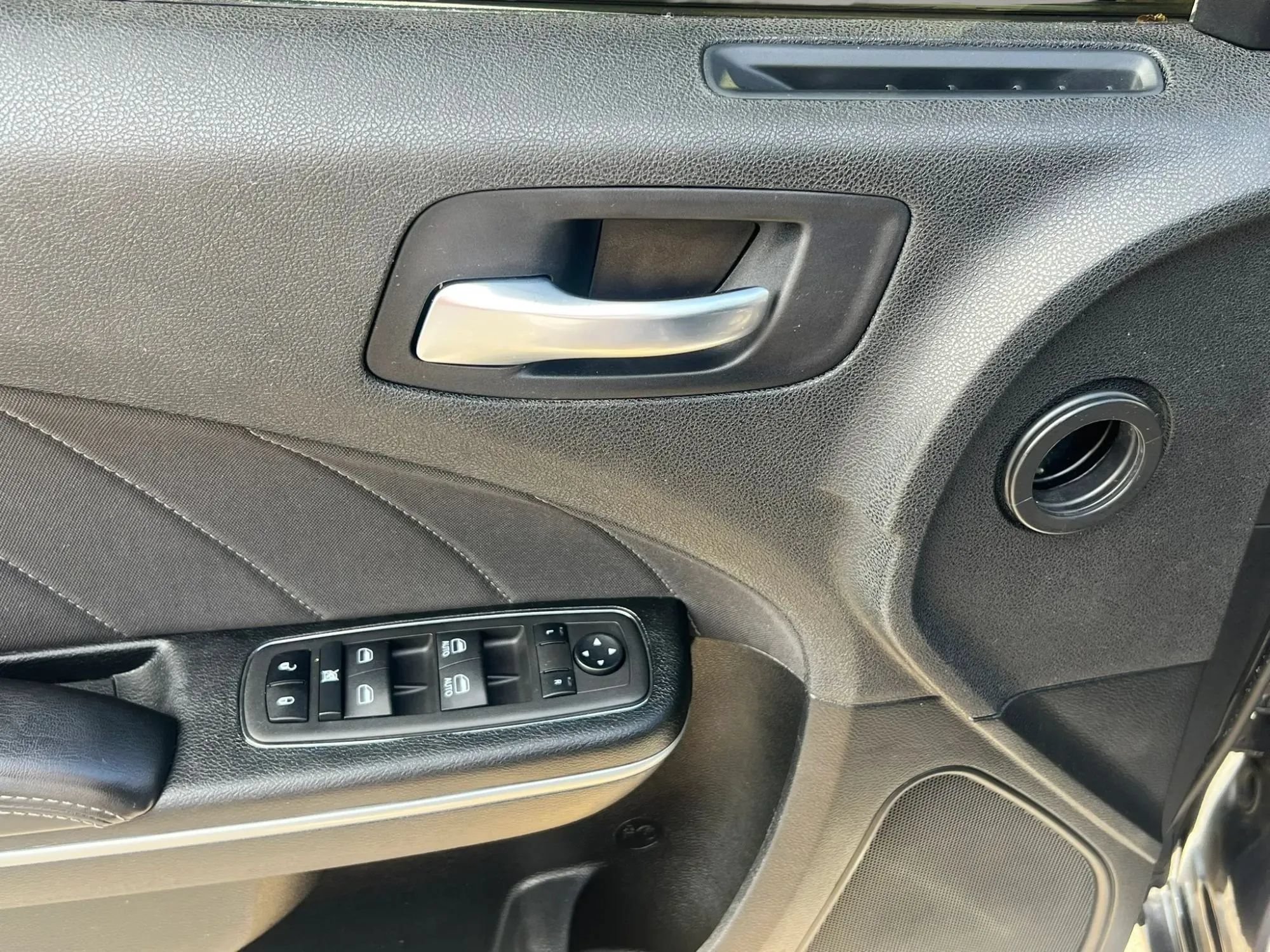 Used 2022 Dodge Charger SXT RWD image 12