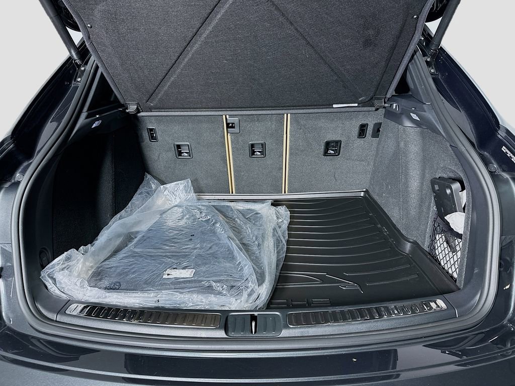 Certified 2025 Porsche Macan image 27