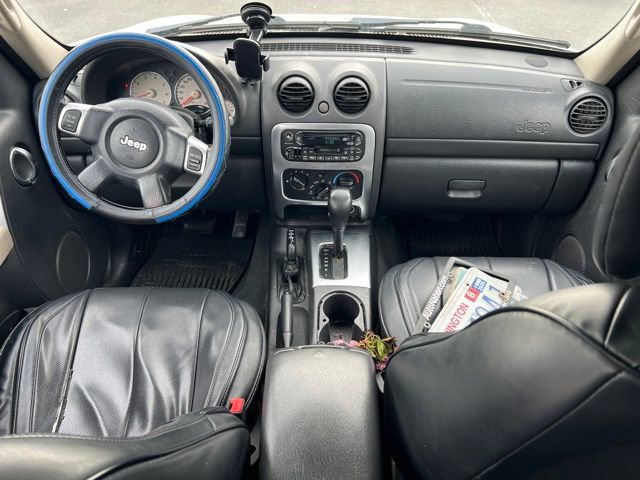 Used 2003 Jeep Liberty Limited AWD/4WD image 12